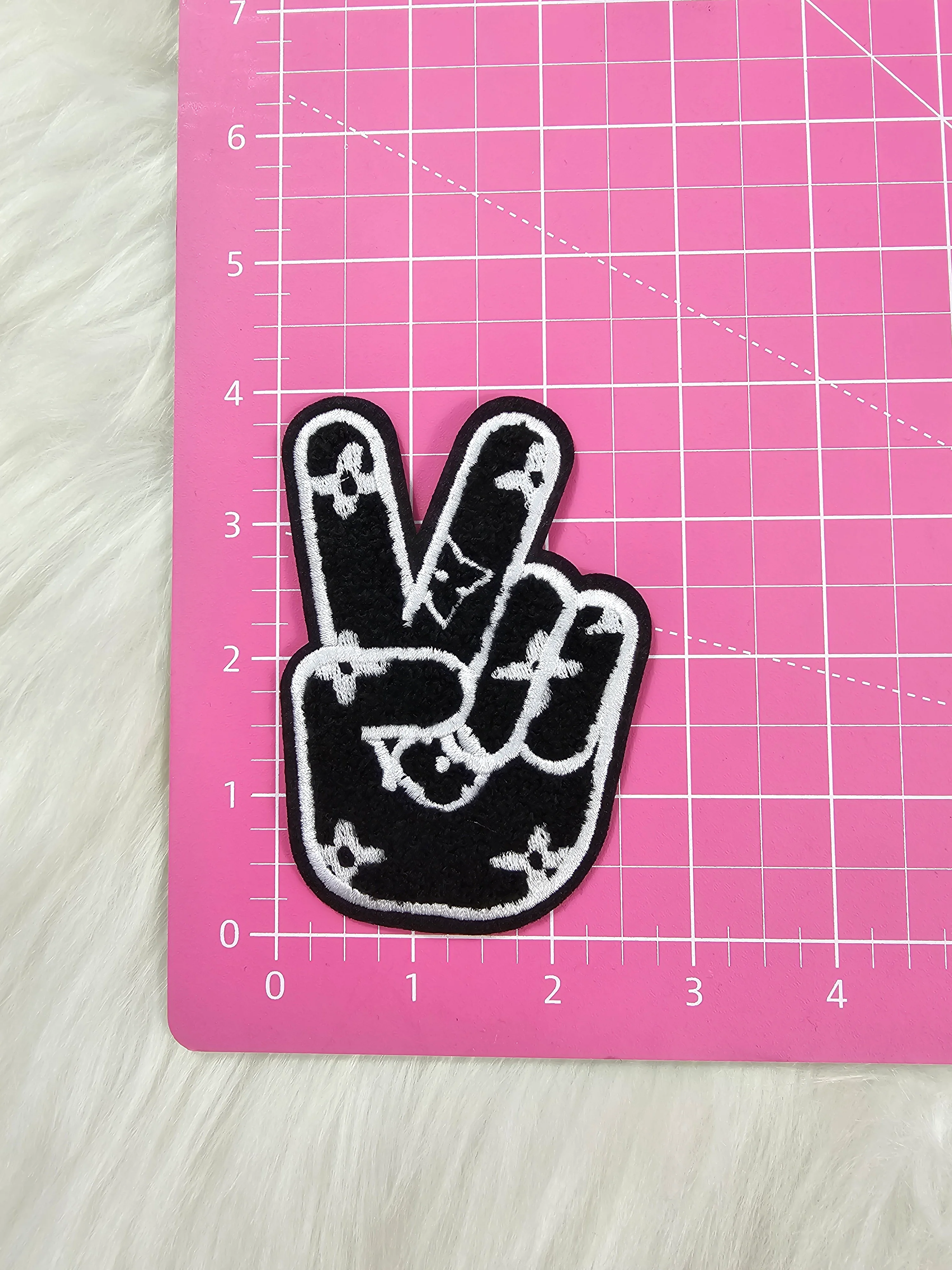 Black L V Preppy Peace Sign on White Felt Chenille Iron-on Patch - Image 3