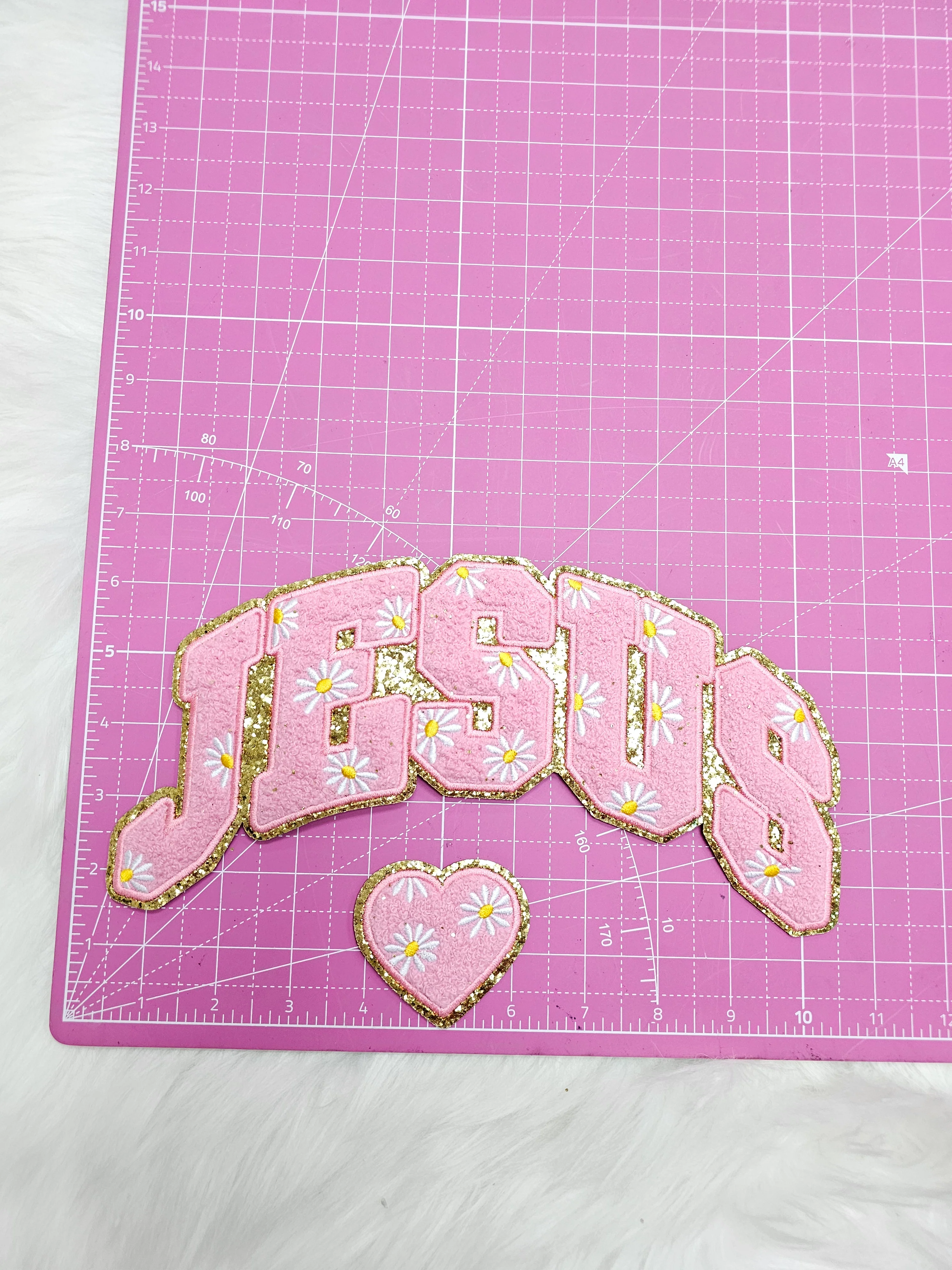 Pink JESUS with Daisy Flowers and Heart Chenille on Gold Glitter Iron-on Patch - Image 3